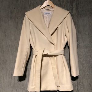 Gorgeous Ivory Calvin Klein Size 4 W Pea Coat